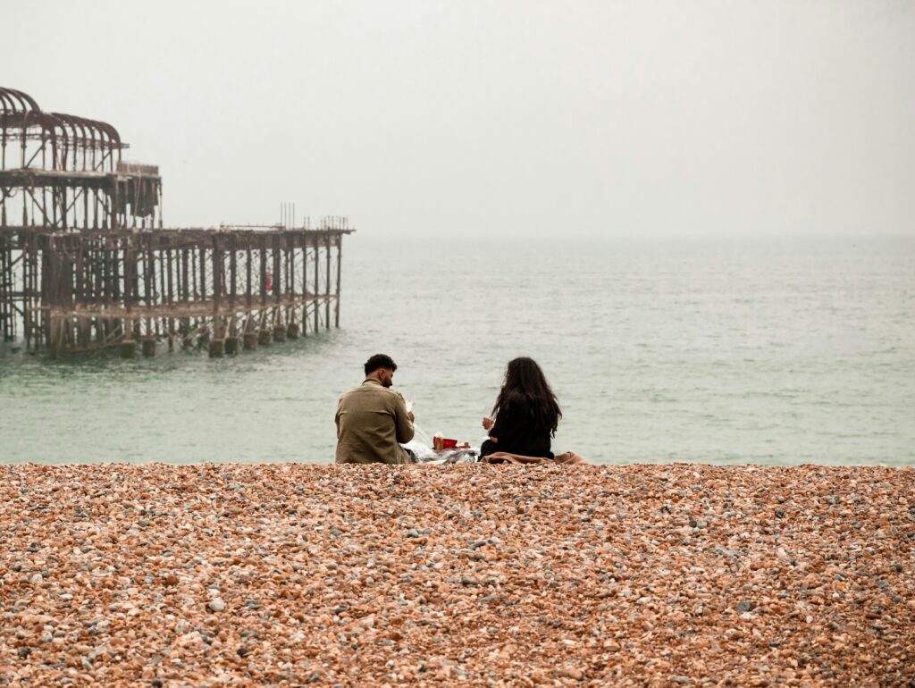 First date on seafront